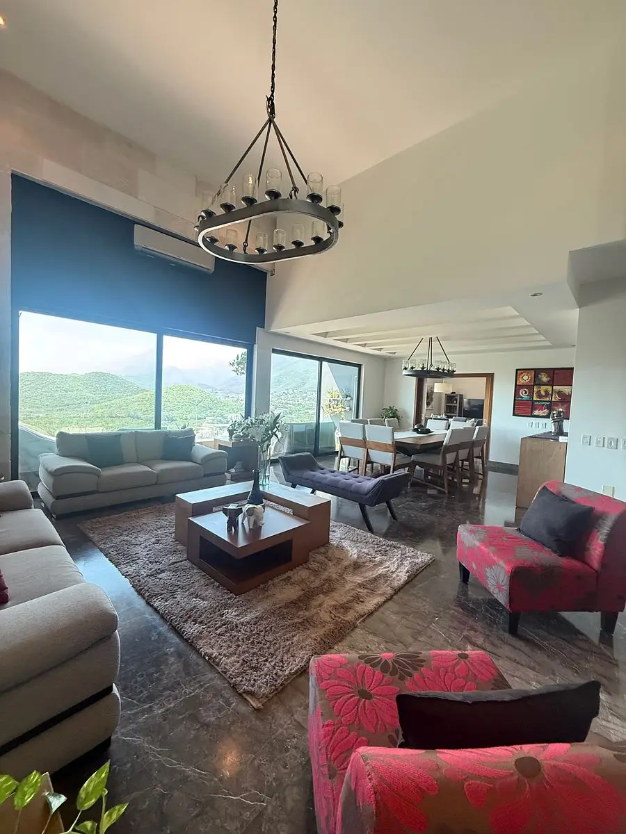 Casa en Venta en Sierra Alta, Rincón de Las Aves. Zona Carretera Nacional — foto 1